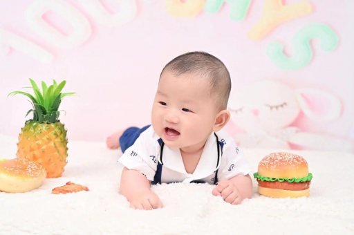 安陆宝宝眼角红血丝 安陆宝宝眼角红血丝